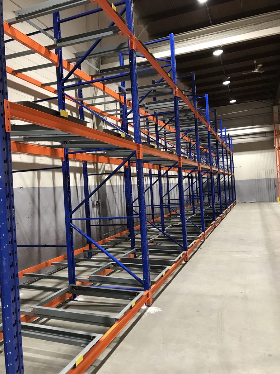 Pallet racking installé dans un entrepôt au Québec
